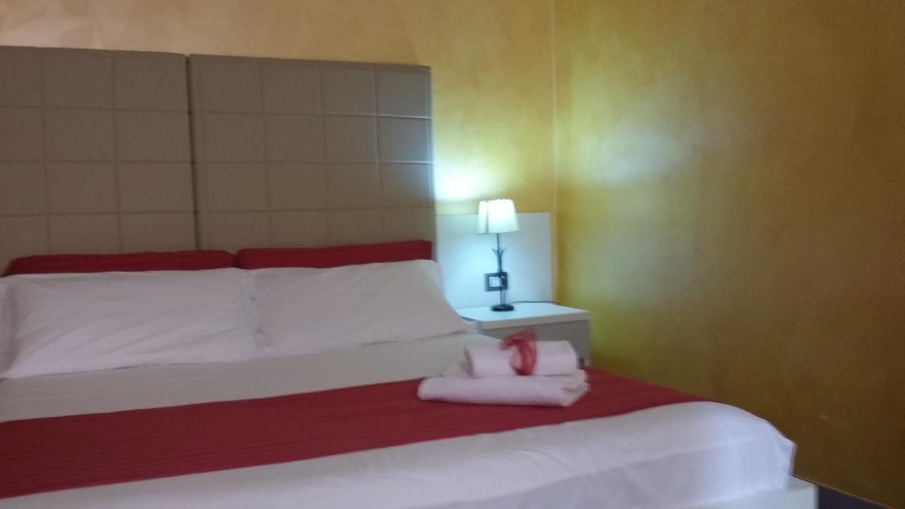 B&B Fiumicino Airport Resort מראה חיצוני תמונה